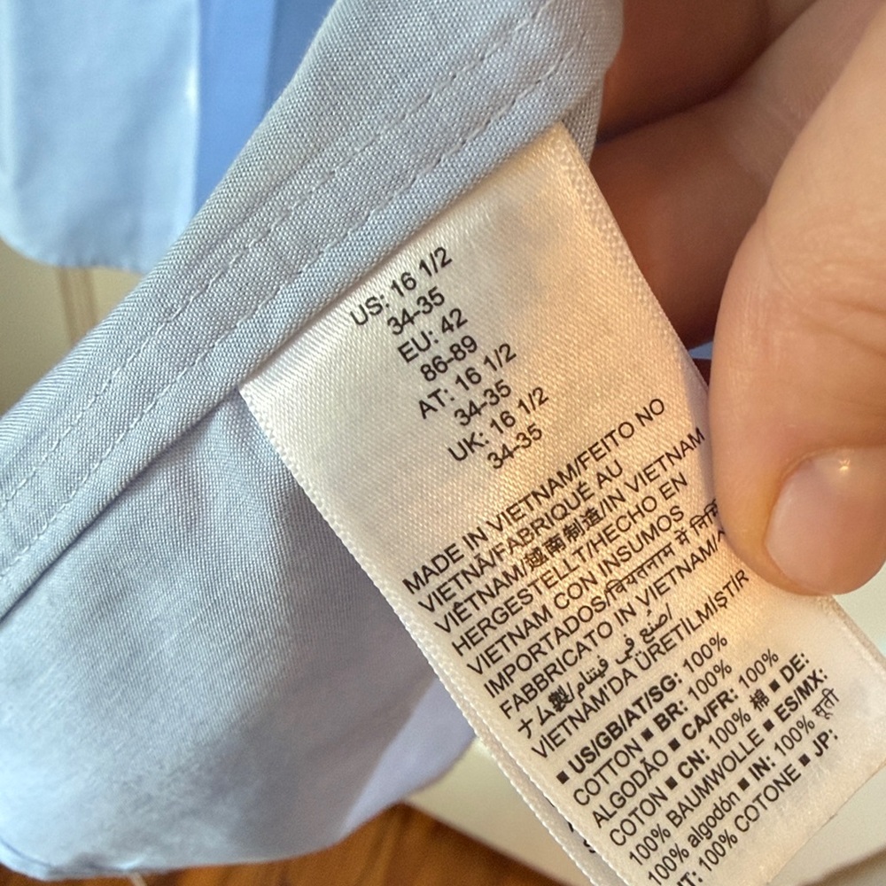Amazon Essentials Light Blue Dress Shirt - Picture 3 of 6
